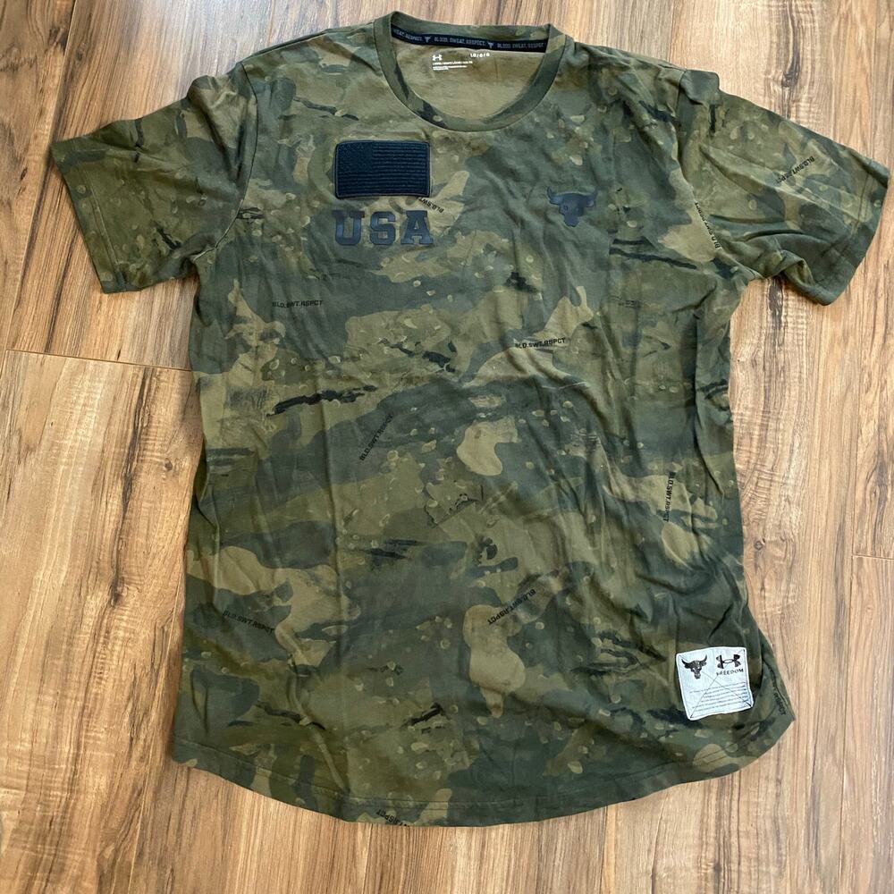 Under armour Blood Sweat & Respect Mens Camo Tee w/Flag Patch USA SZ L